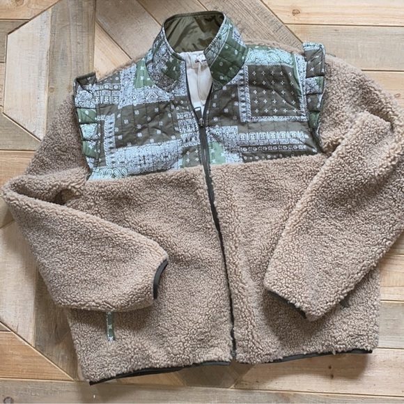 Driftwood × Free People Sherpa Fleece Jacket in Olive Bandana - Picture 4 of 7